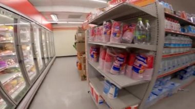 Augusta, Ga USA - 06 14 22: Aile Doları perakende mağazası 