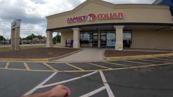 Augusta Usa Familie Dollar Winkel Pov Wandelen Family Dollar Windsor — Stockvideo