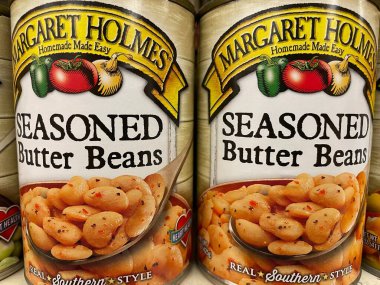 Grovetown, Ga USA - 06 07 22: Perakende satış mağazası Margaret Holmes konserve fasulye