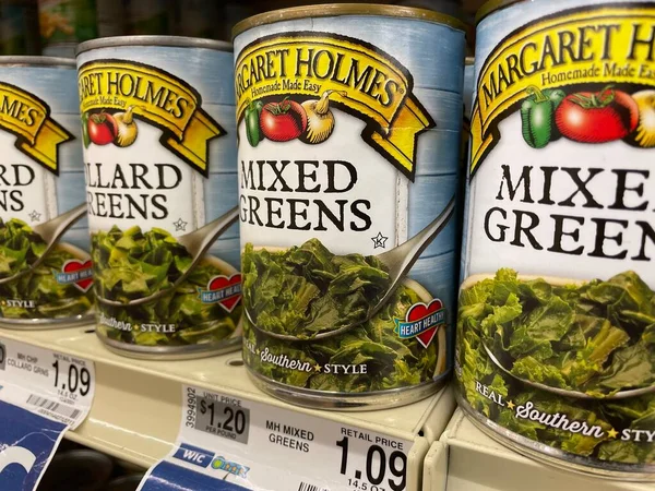 Grovetown, Ga USA - 06 07 22: Perakende satış mağazası Margaret Holmes karışık sebzeler ve fiyat