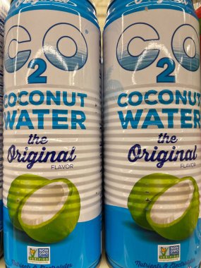 Grovetown, Ga USA - Satış mağazası CO2 Cocnut su kutusu