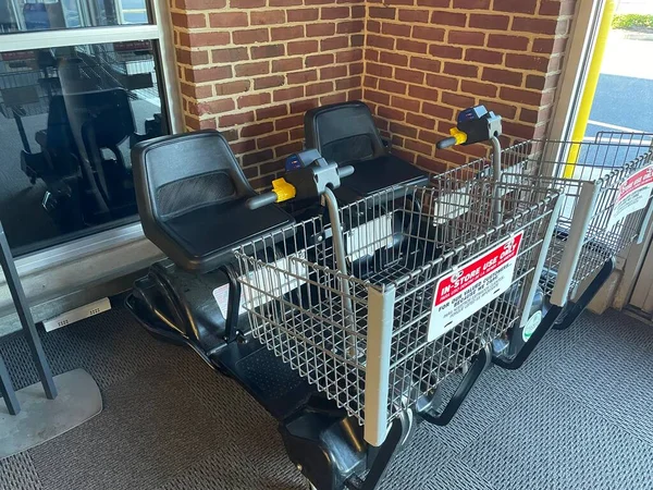 Grovetown États Unis Chariot Pour Handicapés Pour Magasins Détail — Photo