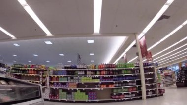 Wrens, Ga USA - 08 08: 21: Ingles perakende satış mağazası Wrens Ga içeceği bölgesi