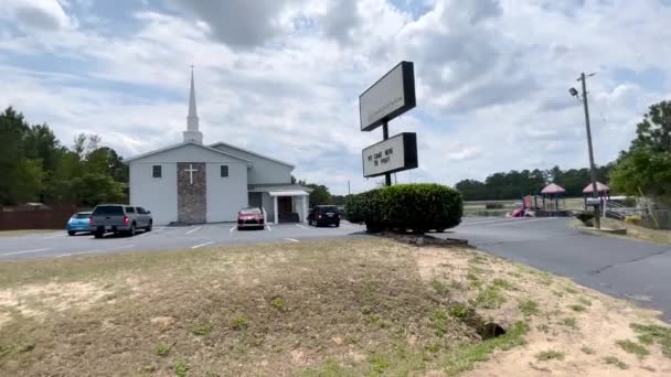 Hephzibah Usa Fbi Overvallen Church Assembly Prayer Old Tobacco Road — Stockvideo