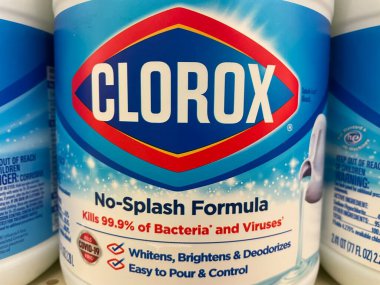 Grovetown, Ga USA - 06 10 22: Perakende Clorox çamaşır suyu