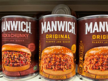 Grovetown, Ga USA - 06 10 22: Perakende satış mağazası Manwich çeşitliliği