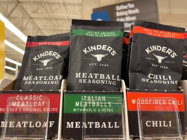 Grovetown, Ga USA - 06 10 22: Perakende satış mağazası Kinders kahve torbası