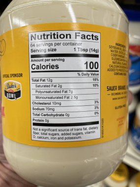 Grovetown, Ga USA - 06: 22 22: Perakende mağazası Dukes Mayonez Beslenme etiketi