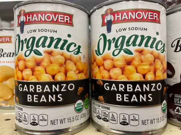 Grovetown Usa Retail Grocery Store Hanover Canned Garbanzo Beans — Foto de Stock