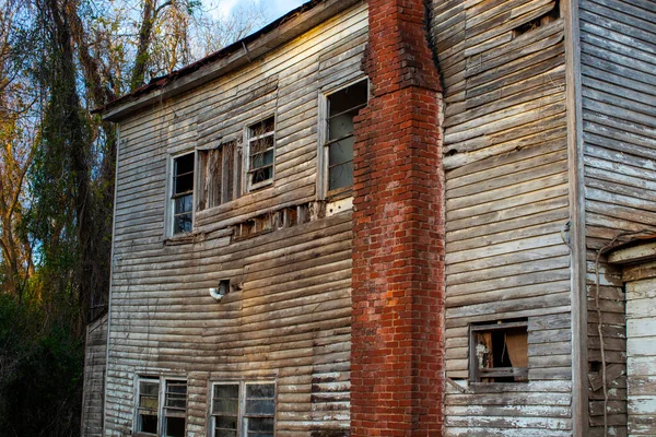 Old Wooden Weathered Dilapidated Abandoned Two Story House Georgia Usa — Foto Stock