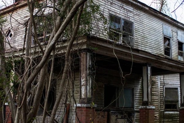 Old Wooden Weathered Dilapidated Abandoned Two Story House Georgia Usa — Fotografia de Stock