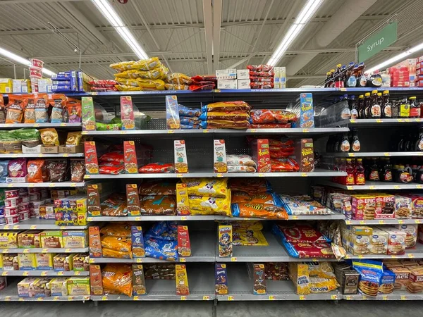 Augusta Usa Walmart Lebensmittelgeschäft Innenraum Abgepacktes Getreide Frontansicht Tabakstraße — Stockfoto