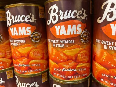 Grovetown, Ga USA - 09 09 09: 22: Bruces marketi konserve patates