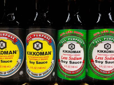 Grovetown, Ga USA - 09 09 09: 22: Perakende marketi Kikkoman Soya sosu ve düşük sodyum