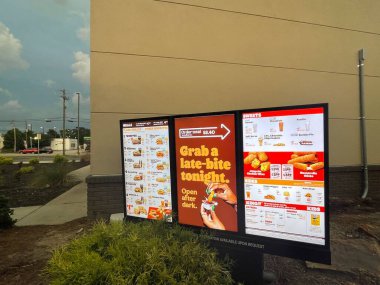 Augusta, Ga USA - 08 17 17: 22: Burger King menü ve fiyatlar üzerinden fast food dağıtımı
