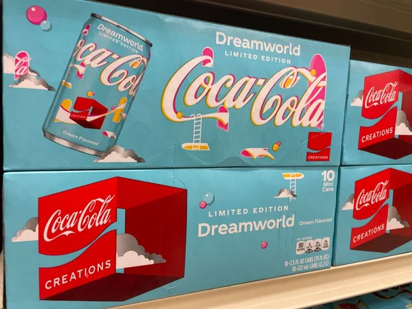 Grovetown Usa Kiskereskedés Coca Cola Dreamworld Limitált Kiadású Oldalnézet — Stock Fotó