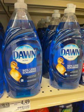 Grovetown, Ga USA - 08 18 18 22: Perakende satış mağazası Dawn Deterjan yan görünümü