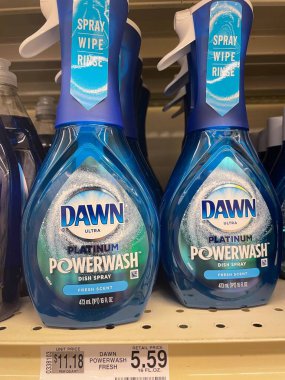 Grovetown, Ga USA - 08 18 18 22: Perakende satış mağazası Dawn Bulaşık deterjanı