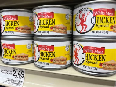 Grovetown, Ga USA - 09: 15 22: Market Underwood konserve tavuğu
