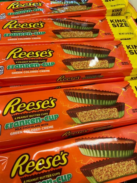 Grovetown Usa Tienda Comestibles Reeses Halloween Candy Bar Row King — Foto de Stock