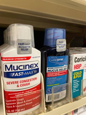 Grovetown, Ga USA - 09 21 22: Market eczacılık bölümü Mucinex çeşidi
