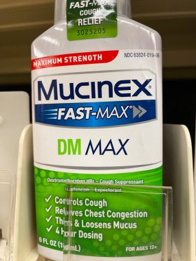Grovetown, Ga USA - 09 21 22: Market eczacılık bölümü Mucinex max