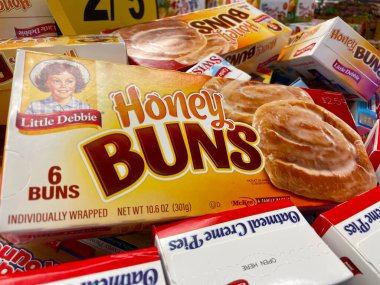 Grovetown, Ga USA - 10 08 22: Market Küçük Debbie ballı çörekler 6