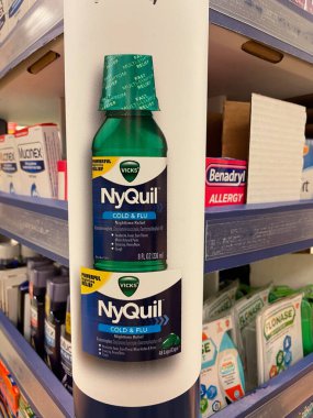 Grovetown, Ga USA - 10 08 22: Market NyQuil nezlesi ve grip ilacı sergisi