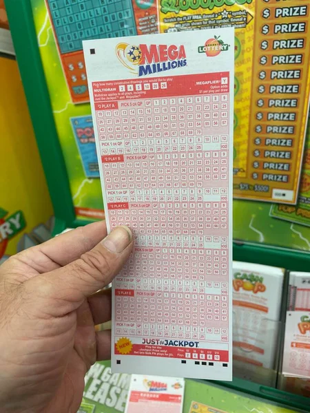Grovetown Eua Varejo Mercearia Georgia Loteria Mão Segurando Deslizamento Jogo — Fotografia de Stock