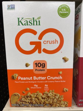 Grovetown, Ga USA - 09 24 22: Market Kashi mısır gevreği Go fıstık ezmesi