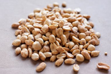 Kuru kavrulmuş fıstık