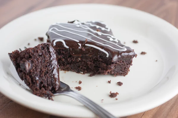 Brownies de chocolate com chocolate Ganache e Chocol Branco — Fotografia de Stock