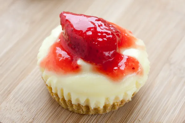 Mini Strawberry Cheesecake — Stock Photo, Image