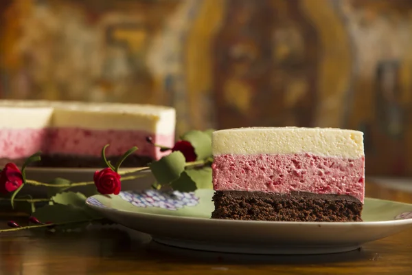 Chocolate mousse and strawberry cake — Stock Photo, Image