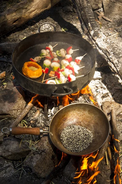 Brochette na ogień — Zdjęcie stockowe