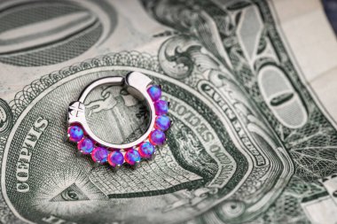 Çok güzel delen mücevherler. Makro atış. Seçici odak.