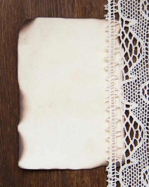 Vintage carte de papier brûlé et crochet dentelle — Photo