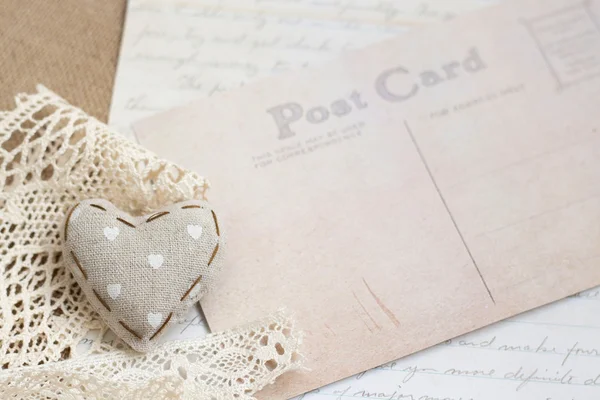 Cuore shabby chic su carte vintage — Foto Stock