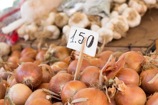 La cebolla en el mercado — Foto de Stock