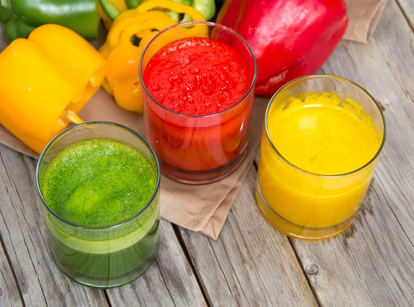 Frische Smoothies im Glas — Stockfoto