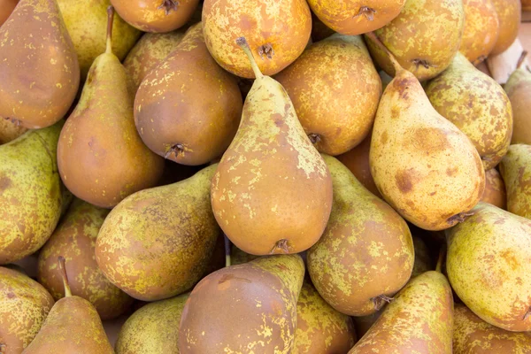 Pears at a market — Zdjęcie stockowe