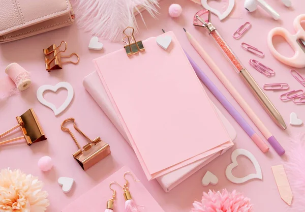 Pink Paper Card Clip School Girlish Accessories Hearts Pastel Pink — Stockfoto