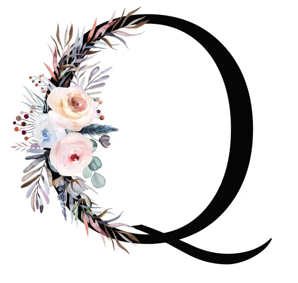 黑色字母Q与白色的淡水色冬季花束隔离 冬季波荷信 有叶子 浆果和蓝色 薰衣草和粉红色的花朵 婚礼设计中的字母花卉元素 — 图库照片