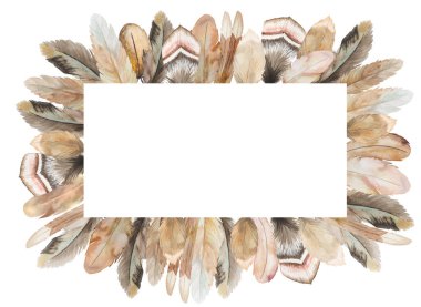 Bej ve kahverengi tüylerden yapılmış suluboya bohem geometrik çerçeve, kopya uzayı. Düğün kırtasiyesi, tebrik kartları. Elle boyanmış çerçeve