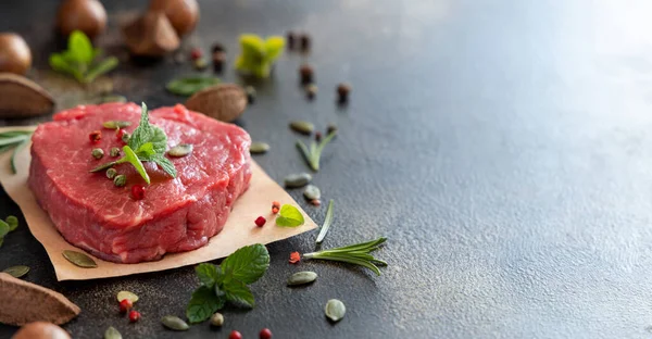 Raw Beef Fillet Steaks Dark Table Close Copy Space Portioned — стоковое фото