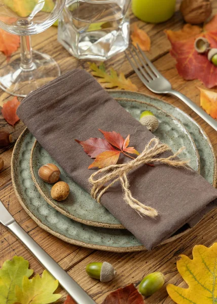 Autumn Rustic Table Setting Leaves Berries Vintage Wooden Table Close — Stok fotoğraf