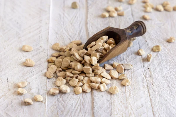 Scoop Raw Dry Grass Pea Close Wood Healthy Protein Source — Φωτογραφία Αρχείου