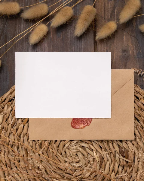 Blank Card Envelope Wattled Placemat Wood Hare Tail Grass Top —  Fotos de Stock