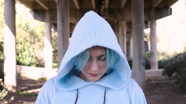 Teenager Wearing Blue Oversize Hoodie Looking Blue Haired Teen Girl — Stock Video