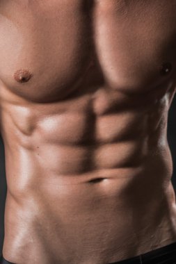 güçlü kolların kaslı erkek modeli